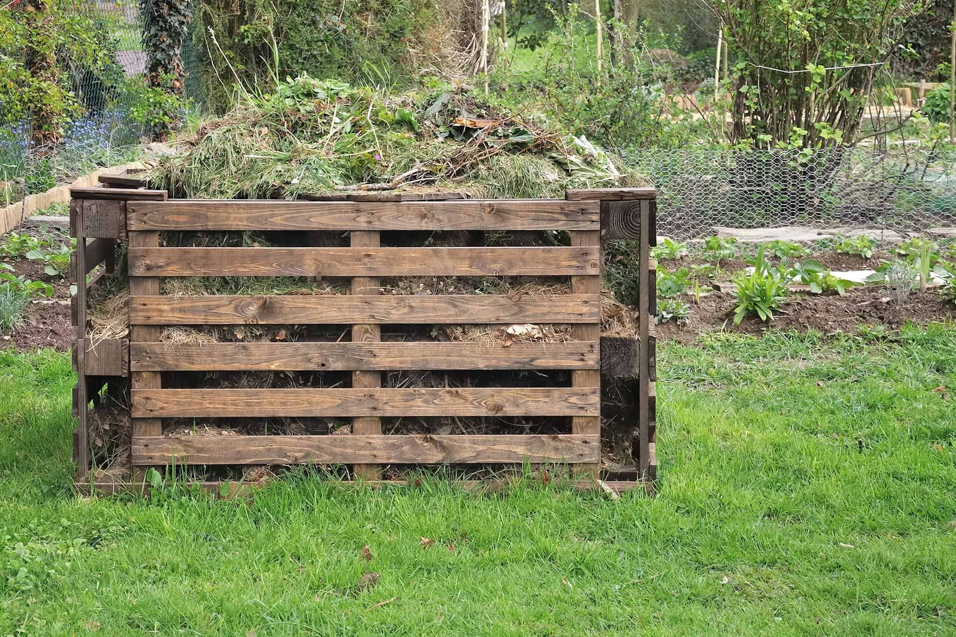 easy compost bins