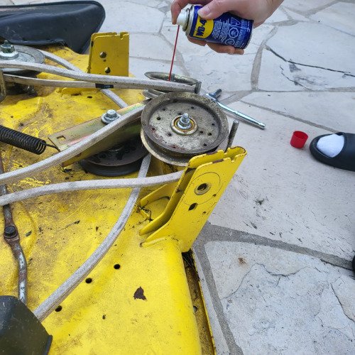 Tiny Can of WD-40, Repair Huge Headache