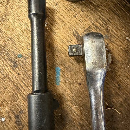 Seized socket retention ball